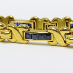 Pulsera de Oro de 18k. con 24 Zafiros de 2,75 ct. talla Marquise.