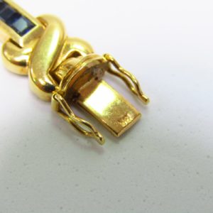 Pulsera de Oro de 18k. con 24 Zafiros de 2,75 ct. talla Marquise.