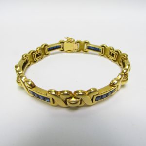 Pulsera de Oro de 18k. con 24 Zafiros de 2,75 ct. talla Marquise.
