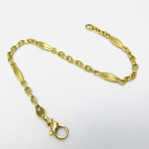 Pulsera en Oro de 18k visto y matizado con eslabones intercalados. 9,40 gr.
