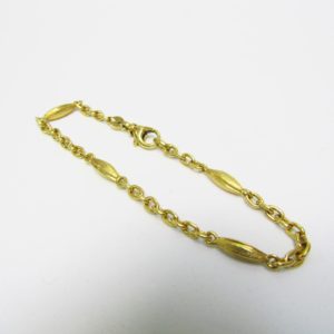 Pulsera en Oro de 18k visto y matizado con eslabones intercalados. 9,40 gr.