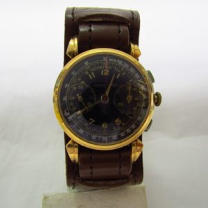SPORTING. Reloj Cronógrafo de pulsera para caballero. Oro 18k. Ca. 1920.