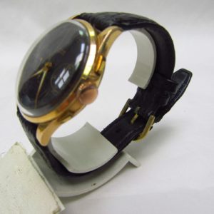 TITUS GENEVE. Reloj Cronógrafo de pulsera, Oro 18k. Ca. 1950.