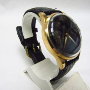 TITUS GENEVE. Reloj Cronógrafo de pulsera, Oro 18k. Ca. 1950.