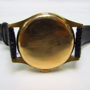 TITUS GENEVE. Reloj Cronógrafo de pulsera, Oro 18k. Ca. 1950.
