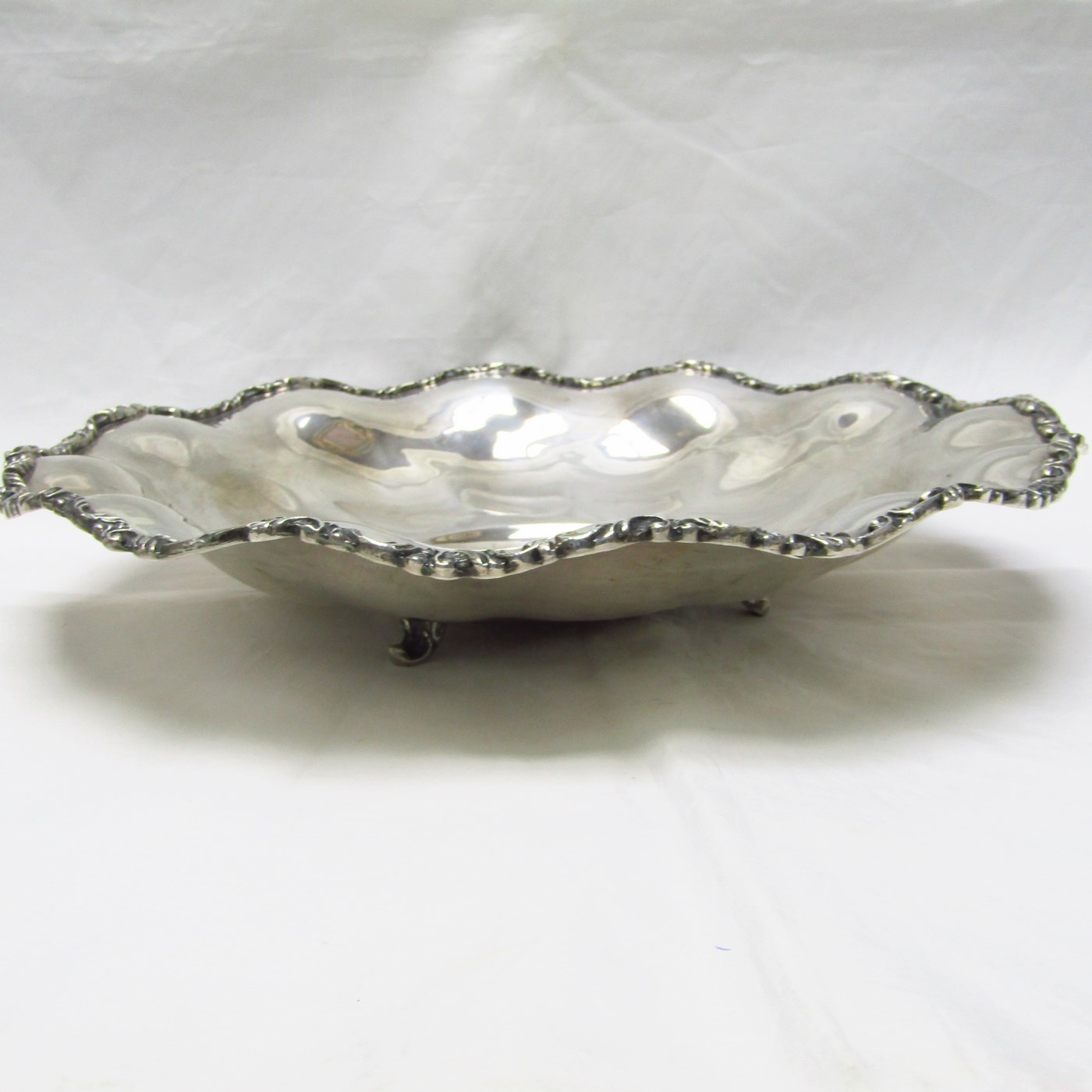 Centro de mesa o Plato Circular en Plata de Ley. México, 20th. 962 gr. Centro de mesa o Plato Circular en Plata de Ley. México, 20th. 962 gr.