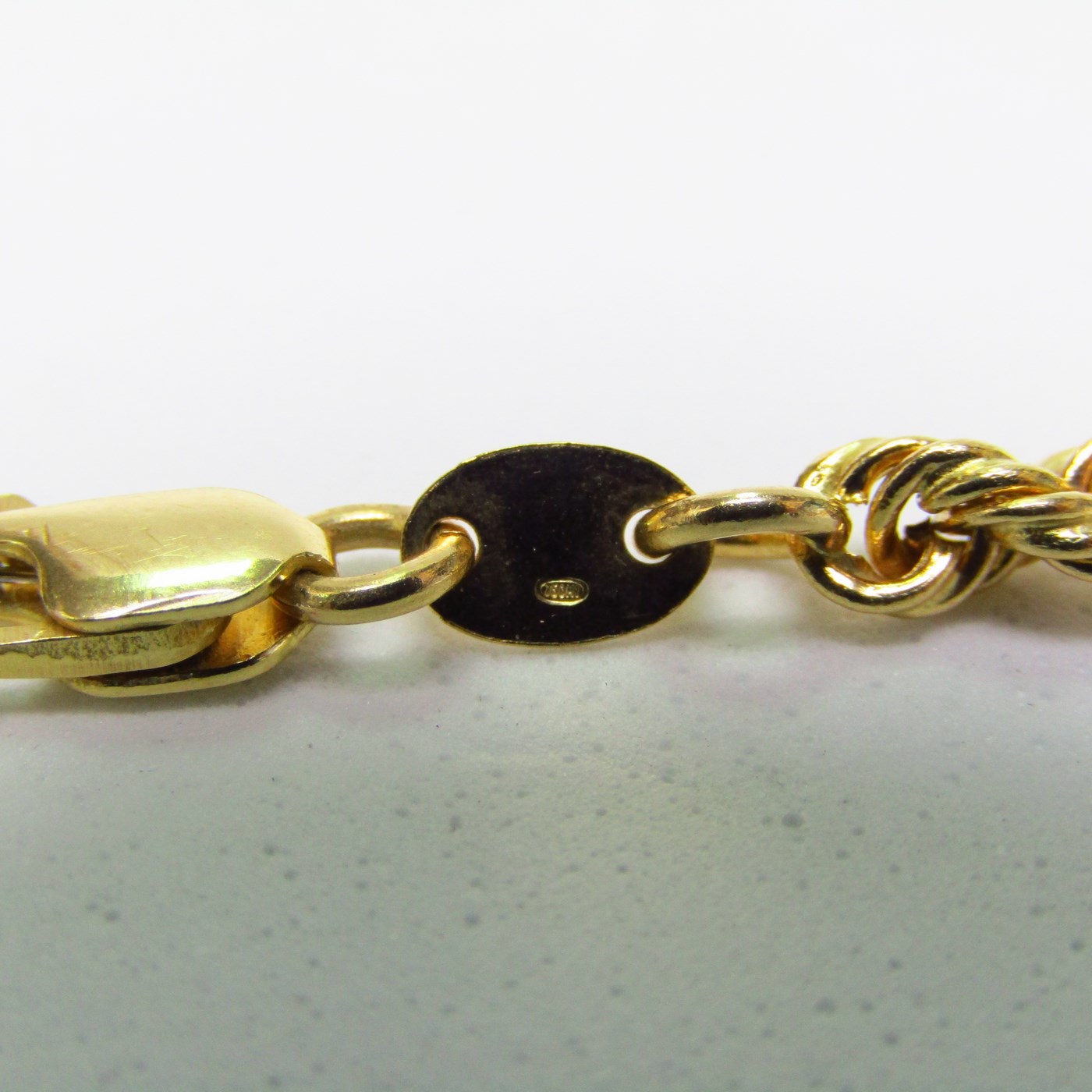 Collar de Oro Amarillo de 18k. Tipo Cordón. Peso 13,90 gr.