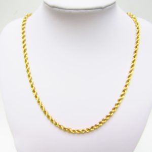 Collar tipo cordón, en Oro de 18k. 15,64 gr.