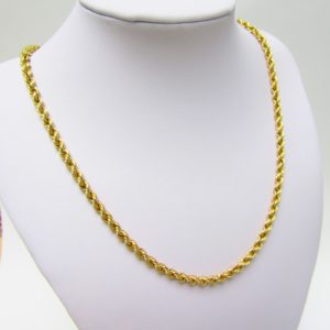 Collar tipo cordón, en Oro de 18k. 15,64 gr.
