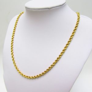 Collar tipo cordón, en Oro de 18k. 15,64 gr.
