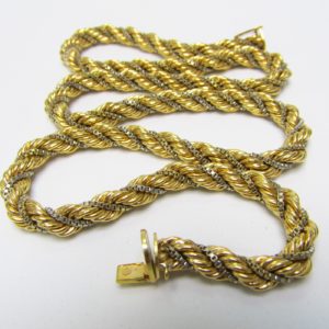 Cordón Salomónico con cadena Veneciana en Oro Bicolor de 18k. Peso: 47,20 gr.