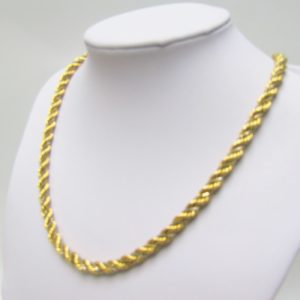 Cordón Salomónico con cadena Veneciana en Oro Bicolor de 18k. Peso: 47,20 gr.