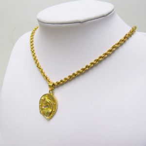 Cordón Salomónico en Oro de 18k y Colgante con motivos Equinos. Peso: 24,36 gr.