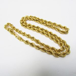Cordón tipo Salomónico, en Oro de 18k. 29 gr.