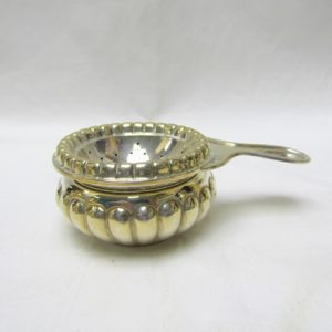 D. García. Juego de Café y té en plata de Ley. España, siglo XX. 2658 gr.