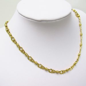 Gargantilla en Oro de 18k con eslabones alternados tipo madeja. 25 gr.