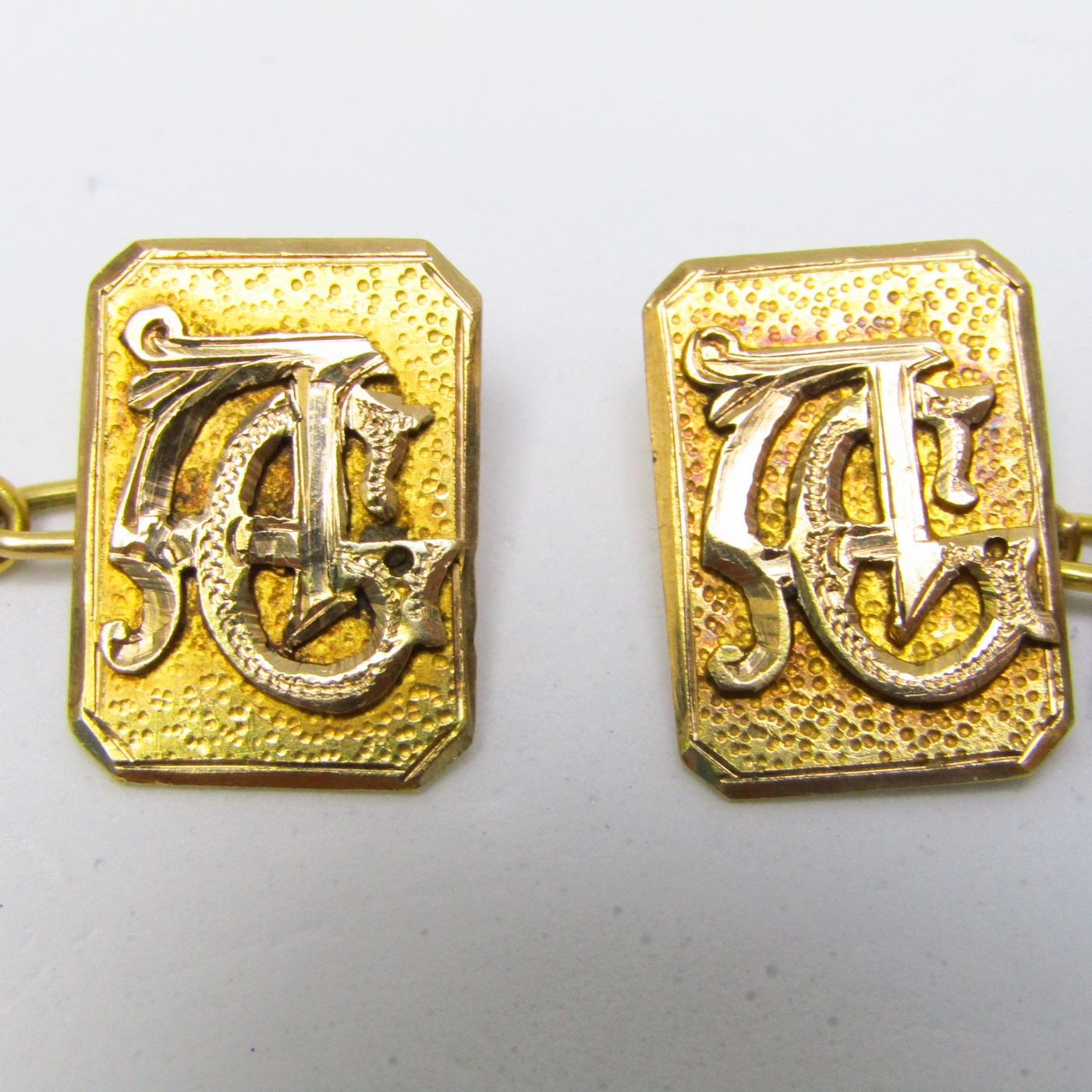 Juego de pasadores de camisa en Oro amarillo de 18k. 7,47 gr. Juego de pasadores de camisa en Oro amarillo de 18k. 7,47 gr.