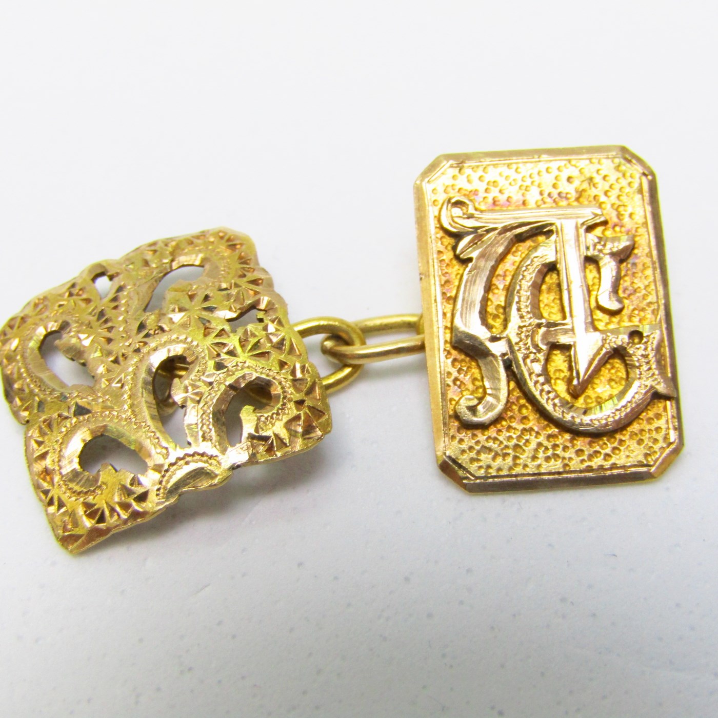 Juego de pasadores de camisa en Oro amarillo de 18k. 7,47 gr. Juego de pasadores de camisa en Oro amarillo de 18k. 7,47 gr.