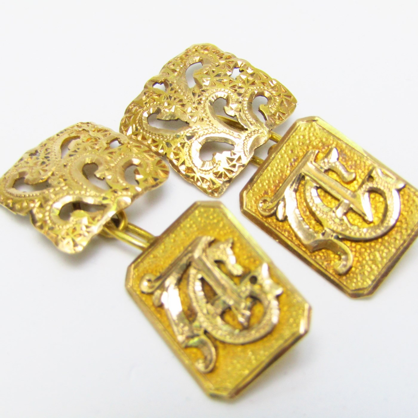 Juego de pasadores de camisa en Oro amarillo de 18k. 7,47 gr. Juego de pasadores de camisa en Oro amarillo de 18k. 7,47 gr.