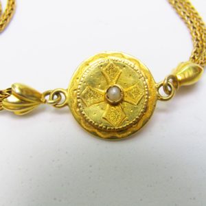Leontina Antigua, Siglo XIX. Terminal-Cadena para reloj de Bolsillo. Oro 18k. Peso: 16,91 gr.