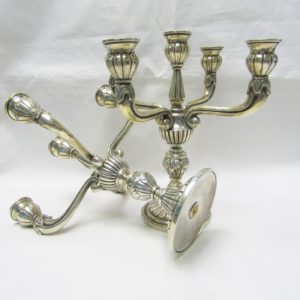 Pareja de Candelabros de cinco luces en plata. España, 20th.