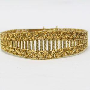 Pulsera de Oro Amarillo de 18k. Calada con adornos espirales. 20,03 gr.
