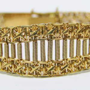 Pulsera de Oro Amarillo de 18k. Calada con adornos espirales. 20,03 gr.