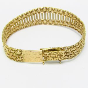 Pulsera de Oro Amarillo de 18k. Calada con adornos espirales. 20,03 gr.