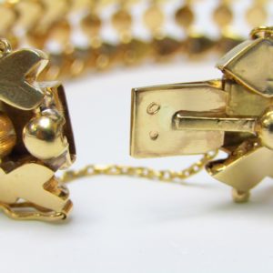 Pulsera de Oro de 18k. con cuentas esféricas y corazones. 47 gr.