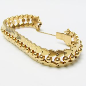Pulsera de Oro de 18k. con cuentas esféricas y corazones. 47 gr.