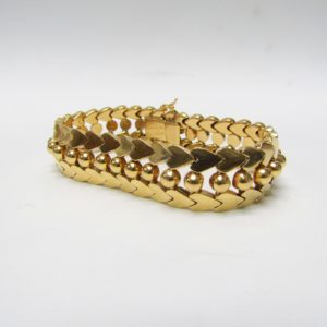 Pulsera de Oro de 18k. con cuentas esféricas y corazones. 47 gr.