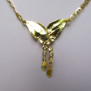 Conjunto de Cadena y Colgante integrado en oro de 18k con ágata crisoprasa. 10,63 gr.
