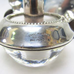 Conjunto de Salpimenteros, Palillero, Violetero y Mechero con sus bandejas. Plata de Ley, España, siglo XX.