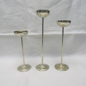 Conjunto de tres candeleros en Plata de Ley, España, siglo XX.