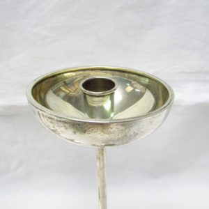 Conjunto de tres candeleros en Plata de Ley, España, siglo XX.