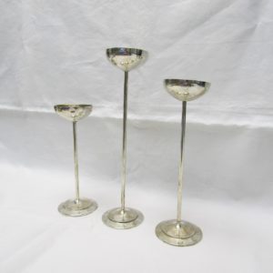 Conjunto de tres candeleros en Plata de Ley, España, siglo XX.