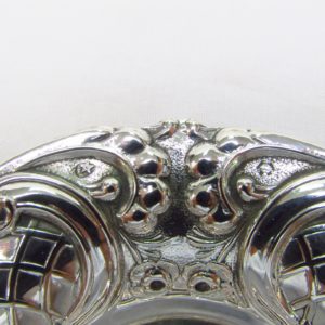 Conjunto formado por Bandeja, Especieros y servicio para aperitivos. Plata de Ley, España, siglo XX.