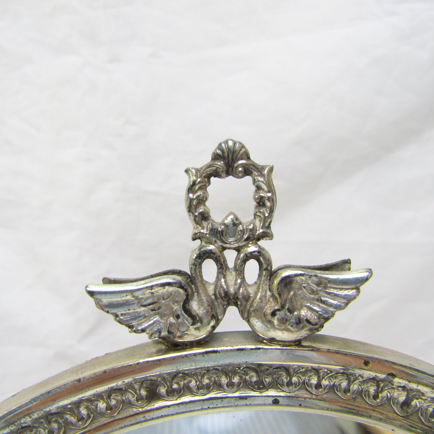 Espejo Oval de Peinadora. Plata de Ley. España. Siglo XX. Espejo Oval de Peinadora. Plata de Ley. España. Siglo XX.