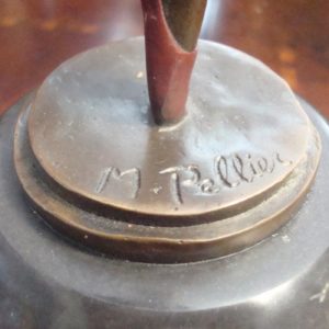 M.PELLIER. Escultura en Bronce, Art-Decó, de figura de Bailarina con plumas. Siglo XX