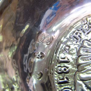 MG. Conjunto de Centro y Catavinos en plata. España, siglo XX.