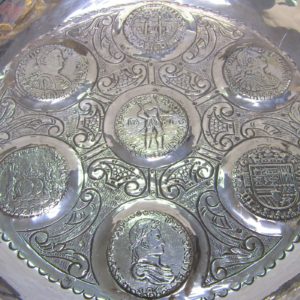 MG. Conjunto de Centro y Catavinos en plata. España, siglo XX.