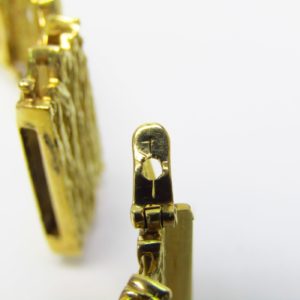 Pulsera Ancha de Oro articulada, Calada en figuras "Góticas". Oro Amarillo 18K. 69 gr.