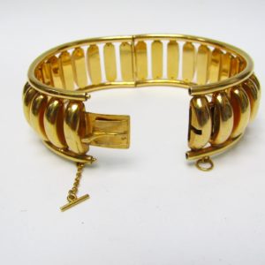 Pulsera Brazalete Oval Calada en Oro Amarillo Ley 800 (19,20 k.). 48 gr.