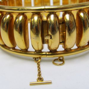 Pulsera Brazalete Oval Calada en Oro Amarillo Ley 800 (19,20 k.). 48 gr.
