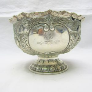 Wakely & Frank Clarke Wheeler, Londres 1897. Cuenco artesanal en Plata Inglesa.