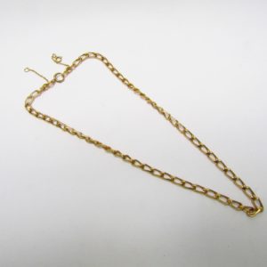 Cadena en Oro Amarillo de 18k con eslabones barbados dobles. 27 gr.