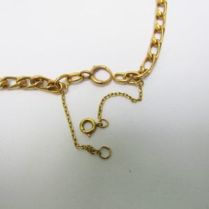 Cadena en Oro Amarillo de 18k con eslabones barbados dobles. 27 gr.