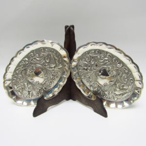 Conjunto de Plata Durán, tres bandejitas ovales y caja oval de cristal. España. Siglo XX.