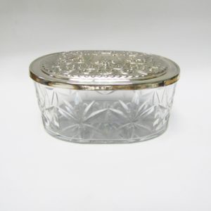 Conjunto de Plata Durán, tres bandejitas ovales y caja oval de cristal. España. Siglo XX.