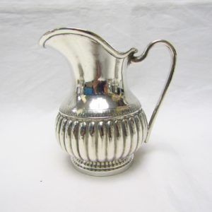 Juego de Cinco piezas de Café y Té. España, 19th. 2.725 gr.